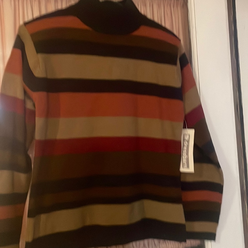 Women’s pullover sweater